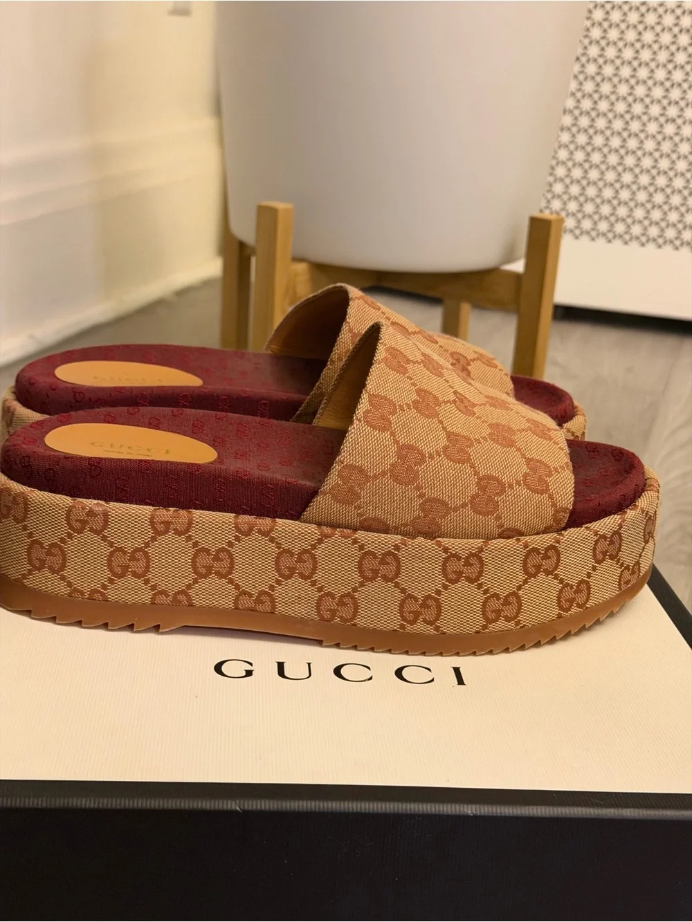 Gucci Platform beige GG monogram canvas slides with burgundy footbed